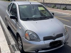 Argento Usata 2003 Toyota Yaris Sol Tre volumi | 700 € (Ottimo prezzo)
