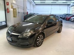 Nero Usata 2007 Opel Astra GTC Tre volumi | 2800 €