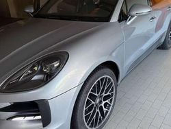 Grigio Usata 2018 Porsche Macan SUV | 39.000 € (Buon prezzo)