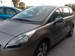 Marrone Usata 2011 Peugeot 5008 Business-Line Monovolume | 3990 € (Buon prezzo)