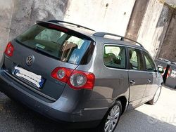 Grigio Usata 2007 VW Passat Station wagon | 2750 € (Buon prezzo)
