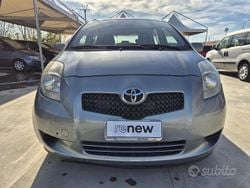 Grigio Usata 2006 Toyota Yaris Tre volumi | 1299 € (Super prezzo)