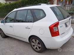 Usata 2009 Kia Carens 2 Monovolume | 2500 € (Buon prezzo)