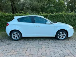 Usata 2013 Alfa Romeo Giulietta Due volumi | 7900 € (Buon prezzo)