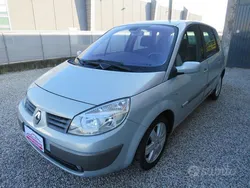 Argento Usata 2004 Renault Scénic II Dynamique Monovolume | 3900 € (Molto cara)