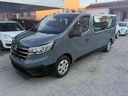 Grigio Usata 2024 Renault Trafic Monovolume | 32.900 € (Molto cara)