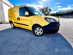 Giallo Usata 2017 Fiat Doblò Monovolume | 5899 € (Buon prezzo)