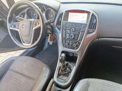 Usata 2015 Opel Astra Cosmo Station wagon | 4600 € (Cara)