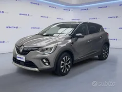 Grigio scuro Usata 2024 Renault Captur Techno SUV | 17.380 € (Ottimo prezzo)