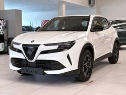 Nuova 2025 Alfa Romeo Junior SUV | 23.950 €