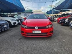 Rosso Usata 2017 VW Polo Comfortline Tre volumi | 8900 € (Buon prezzo)