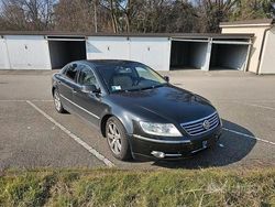 Nero Usata 2010 VW Phaeton Tre volumi | 9500 €