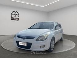 Bianco Usata 2010 Hyundai i30 Classic Tre volumi | 3000 € (Buon prezzo)