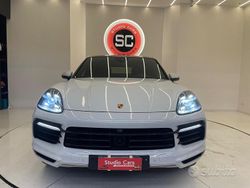 Bianco Usata 2019 Porsche Cayenne SUV | 64.990 € (Molto cara)