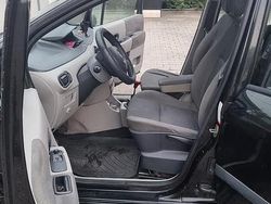 Usata 2005 Renault Modus Privilege Monovolume | 2200 € (Buon prezzo)