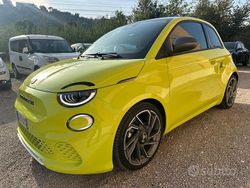 Giallo Usata 2024 Abarth 500e Scorpionissima Due volumi | 24.490 € (Super prezzo)