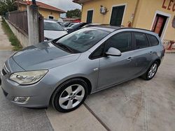 Grigio Usata 2011 Opel Astra Station wagon | 3999 € (Buon prezzo)