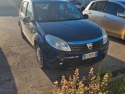 Blu Usata 2009 Dacia Sandero Due volumi | 4000 €