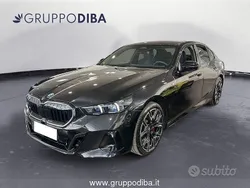 Bicolore Usata 2023 BMW 520 M Sport Tre volumi | 53.900 € (Buon prezzo)