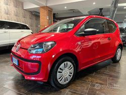 Rosso Usata 2015 VW up! CLUB Due volumi | 6190 € (Buon prezzo)