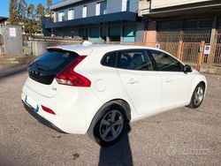Bianco Usata 2015 Volvo V40 Tre volumi | 5500 € (Buon prezzo)