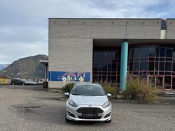 Grigio Usata 2015 Ford Fiesta Business Edition Tre volumi | 7500 € (Cara)