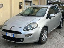 Argento Usata 2015 Fiat Punto Lounge Tre volumi | 7500 € (Molto cara)