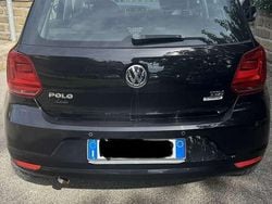 Usata 2015 VW Polo Comfortline Tre volumi | 7500 € (Buon prezzo)