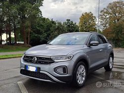 Nuova 2025 VW T-Roc SUV | 27.000 € (Buon prezzo)
