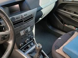 Grigio Usata 2005 Opel Astra Tre volumi | 1300 €