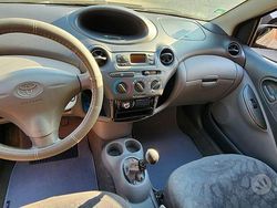 Verde Usata 2002 Toyota Yaris Due volumi | 800 € (Ottimo prezzo)