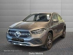 Grigio Usata 2022 Mercedes 180 Tre volumi | 33.900 € (Cara)