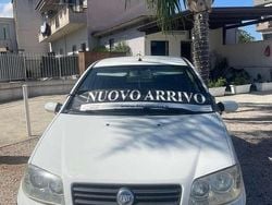 Bianco Usata 2005 Fiat Punto Dynamic Tre volumi | 2700 € (Buon prezzo)