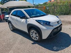 Bianco Nuova 2025 Toyota Aygo X Active SUV | 16.800 € (Buon prezzo)