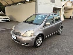 Grigio Usata 2005 Toyota Yaris Sol Tre volumi | 1590 € (Ottimo prezzo)