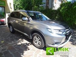 Grigio Usata 2017 Mitsubishi Outlander Intense SUV | 12.900 € (Buon prezzo)