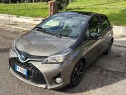 Grigio Usata 2016 Toyota Yaris Hybrid Style Tre volumi | 9700 € (Ottimo prezzo)