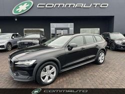 Nero Usata 2023 Volvo V60 CC Core Station wagon | 38.500 € (Cara)