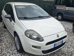 Bianco Usata 2014 Fiat Punto Lounge Tre volumi | 5900 € (Buon prezzo)