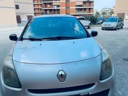 Usata 2011 Renault Clio II Due volumi | 4000 € (Buon prezzo)