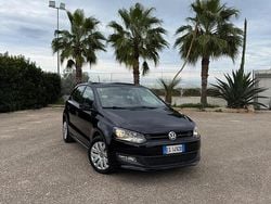 Nero Usata 2013 VW Polo Comfortline Tre volumi | 6200 € (Buon prezzo)