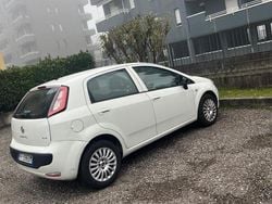 Bianco Usata 2011 Fiat Grande Punto Due volumi | 2700 € (Buon prezzo)