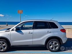 Grigio Usata 2015 Suzuki Vitara SUV | 10.500 € (Cara)