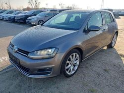 Grigio Usata 2015 VW Golf Highline Tre volumi | 10.950 € (Buon prezzo)