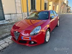 Rosso Usata 2014 Alfa Romeo Giulietta Exclusive Tre volumi | 8200 € (Buon prezzo)