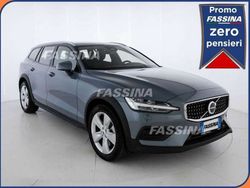 Grigio Usata 2023 Volvo V60 CC Core Station wagon | 40.900 € (Molto cara)