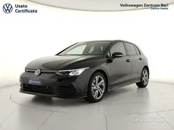 Nero Usata 2022 VW Golf VIII R-line Tre volumi | 25.800 € (Buon prezzo)