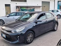 Grigio Usata 2019 Kia Rio Tre volumi | 7000 €