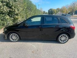 Nero Usata 2015 Mercedes 200 Due volumi | 10.500 €