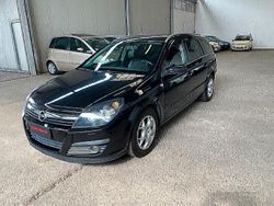 Nero Usata 2007 Opel Astra Club Tre volumi | 3700 € (Molto cara)